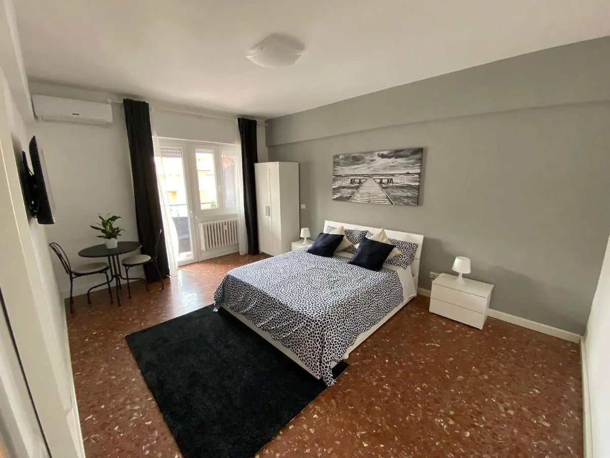Hotel Ytha Housse Roma Centro Affittacamere