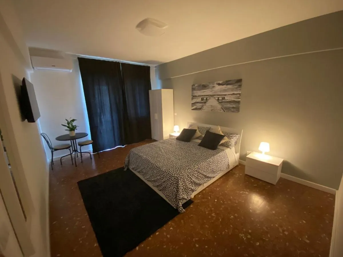 Hotel Ytha Housse Roma Centro Affittacamere